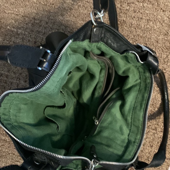 Black Italian leather cross body tote bag - Picture 5 of 6